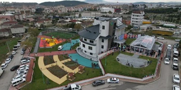 Şekerpınar Bilgi Evi ve ASM hizmete açıldı