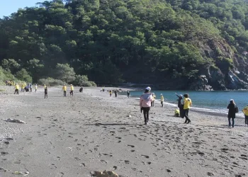 Fethiye’de plaj temizliği