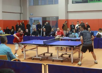 Denizli’de masa tenisi turnuvasının kazananları belli oldu