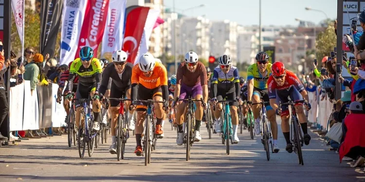 Antalyaspor Bisiklet Takımı Dünya Şampiyonası’na katılacak