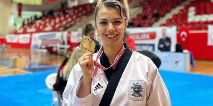 Gülsena Karakuyulu Ertunç, Avrupa yolcusu