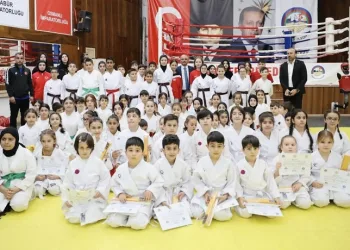 Körfez’de 200 çocuk yeni kuşaklarına kavuştu