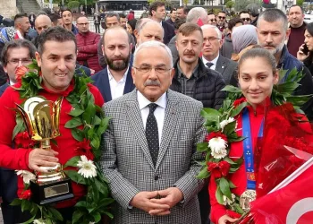 Avrupa şampiyonu Gamze Soğuksu’ya görkemli karşılama