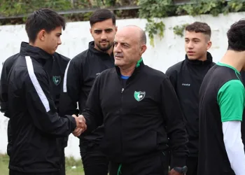 Denizlispor yeni direktörüyle ilk antrenmanını yaptı