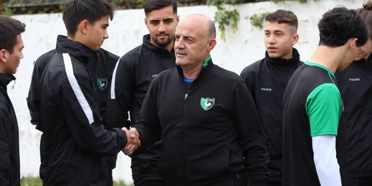 Denizlispor yeni direktörüyle ilk antrenmanını yaptı