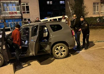 Bursa polisi uygulamada aranması olan 12 kişiyi yakaladı