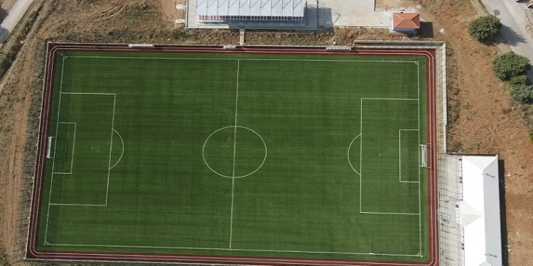 Başkarcı futbol sahası yenilendi
