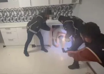 Çete lideri gizli bölmede yakalandı