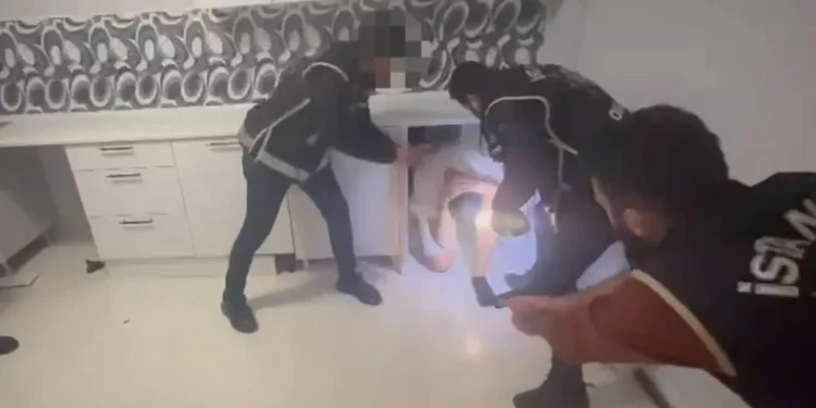 Çete lideri gizli bölmede yakalandı