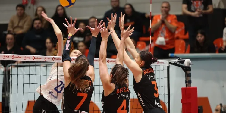 Sultanlar Ligi: Eczacıbaşı Dynavit: 3 – Muratpaşa Belediyespor: 0