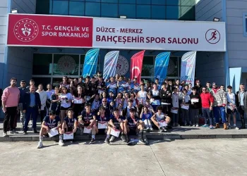 Krosta şampiyon olmak için kıyasıya yarıştılar