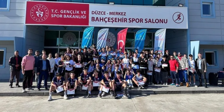 Krosta şampiyon olmak için kıyasıya yarıştılar