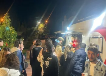 Kızılay’dan öğrencilere salep ikramı