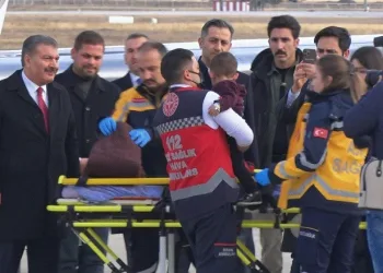 Gazzeli 3 yaralı çocuk Ankara’ya getirildi