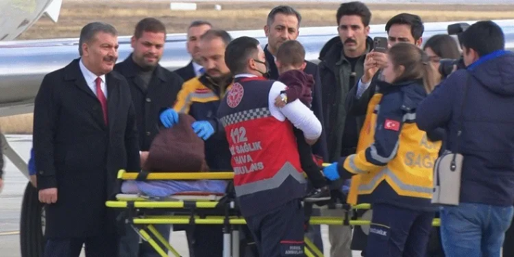 Gazzeli 3 yaralı çocuk Ankara’ya getirildi