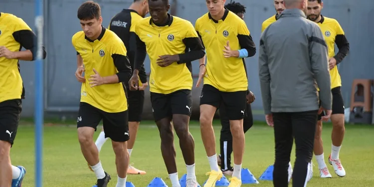 Manisa FK Eyüpspor hazırlıklarına devam ediyor