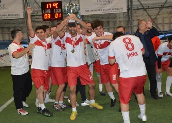 Rektörlük futbol takımı şampiyon oldu