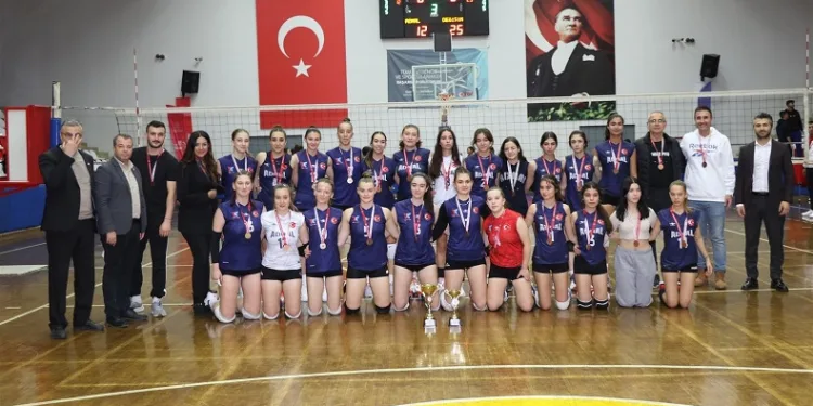Aydın’da Okul Sporları Voleybol Turnuvası tamamlandı