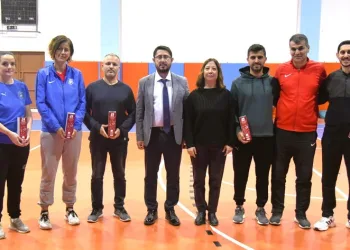 Yunusemre Belediyespor’dan antrenörlere Öğretmenler Günü kutlaması