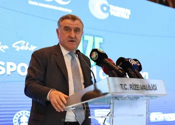 Osman Aşkın Bak: “Uluslararası spor organizasyonlarında talep edilen bir ülke haline geldik“