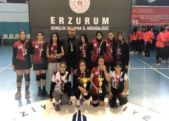 Oltulu kız hentbol takımı il birincisi