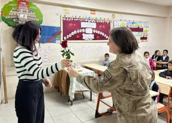 Jandarma ekiplerinden öğretmenlere anlamlı ziyaret