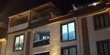 Bursa’da lodos etkili oldu, çatıyı 100 metre uçurdu