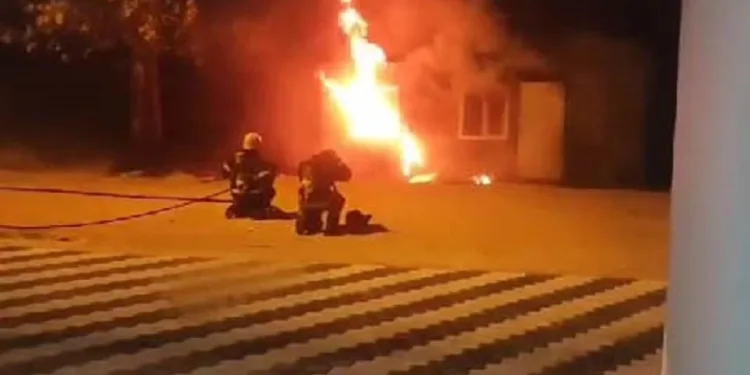 Bursa’da bekçi kulübesi alev alev yandı