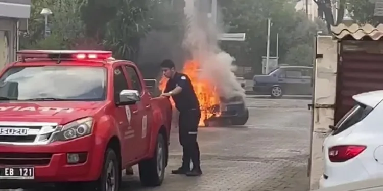 Otomobil alev topuna döndü