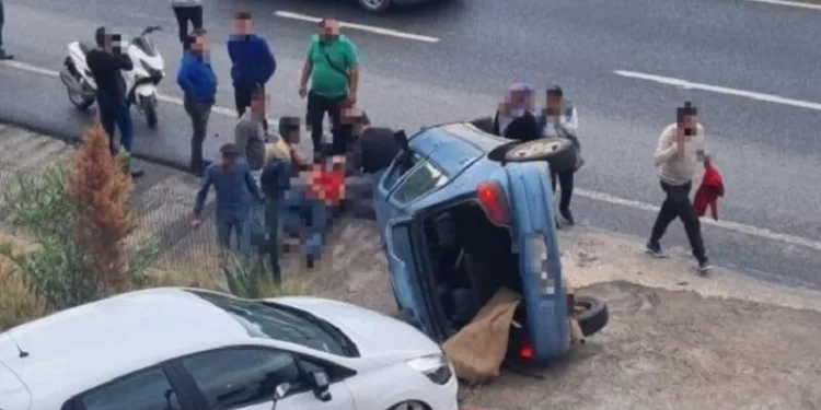 Kontrolden çıkan otomobil takla attı