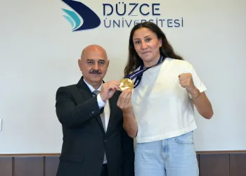 Kick Boks dünya şampiyonu oldu
