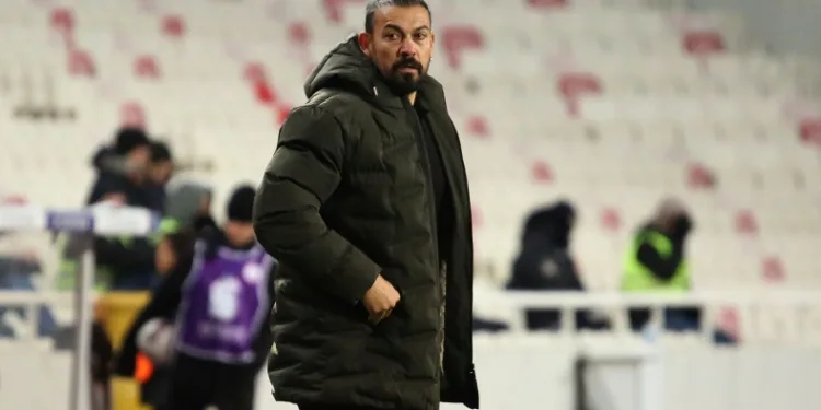 Sivasspor Teknik Direktörü Servet Çetin: “Kazanamadığımız için üzgünüz”