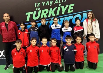 Erzincanlı badmintoncular iki şampiyonluk birde ikincilik aldı