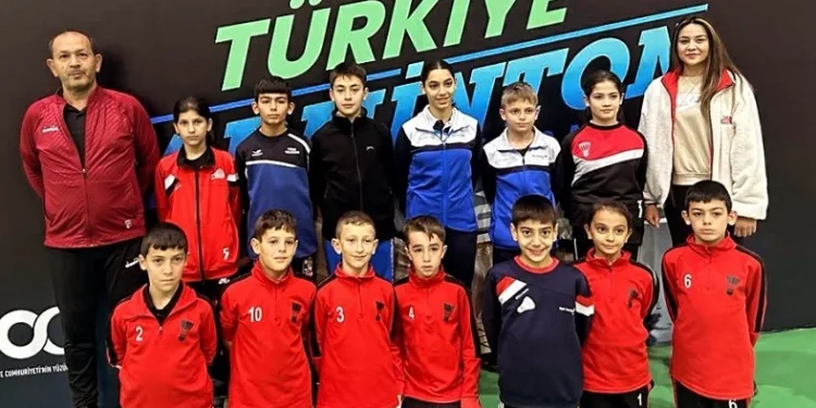 Erzincanlı badmintoncular iki şampiyonluk birde ikincilik aldı