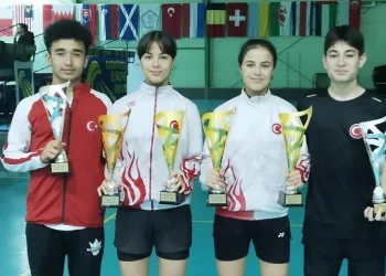 Eskişehirli badmintoncular Avrupa’da madalyaları topladı