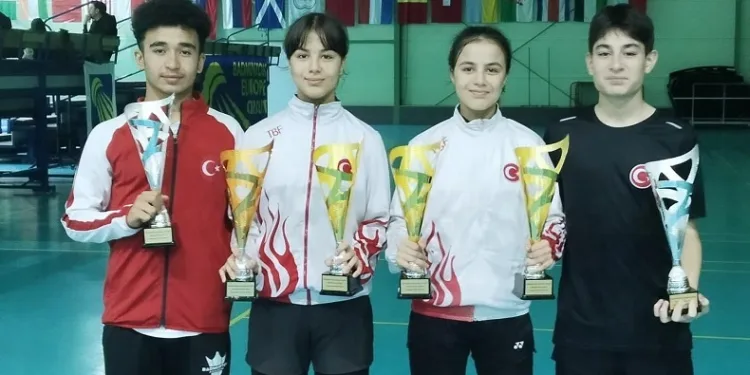 Eskişehirli badmintoncular Avrupa’da madalyaları topladı