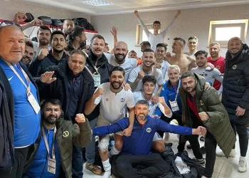 Anadolu Üniversitesi play-off hattını bırakmıyor