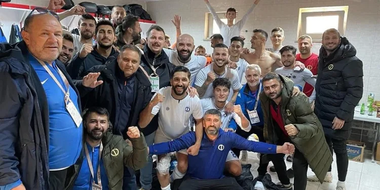 Anadolu Üniversitesi play-off hattını bırakmıyor