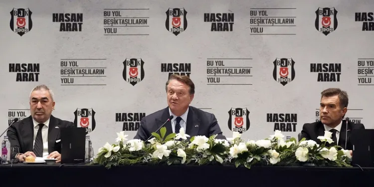 Beşiktaş Başkan Adayı Hasan Arat, Samet Aybaba ve Feyyaz Uçar ile basının karşısına çıktı