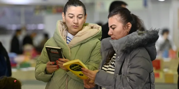 Çorum’da açılan kitap fuarına yoğun ilgi