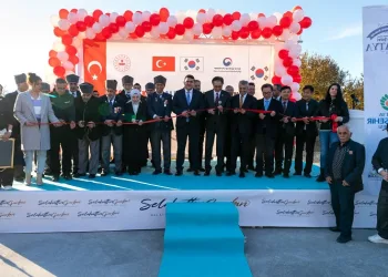 Malatya’da 210 konteynerden oluşan Korepck Mahallesi törenle açıldı