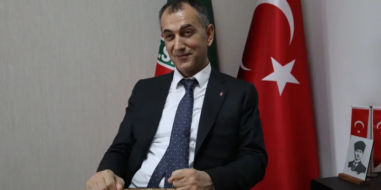 Karşıyaka Başkanı Azat Yeşil’den teknik direktör açıklaması