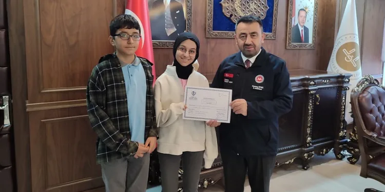 Limon satıp parayı Gazze’deki çocuklara gönderdiler