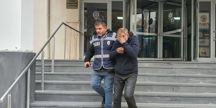Bağ evlerinden hırsızlık yapanlar yakalandı
