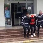 İzmir'de 2 zehir taciri tutuklandı