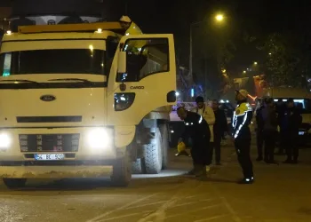 Kamyonun çarptığı yaya hayatını kaybetti