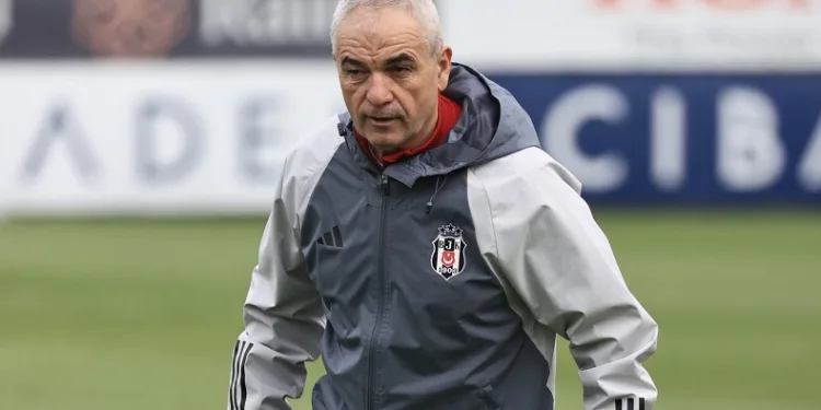 Rıza Çalımbay: “Bazı mevkilerde oynatacak oyuncu bulamıyoruz”