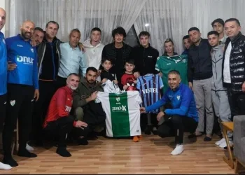 Bursaspor Yusuf Emir Bolat’ı Ziyaret Etti
