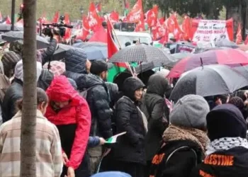 Fransa’da Filistin’e destek yürüyüşü