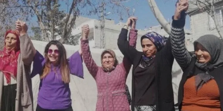 Türkiye’nin ilk kadın dayanışması topluluğu, kadınlara destek olmaya devam ediyor !